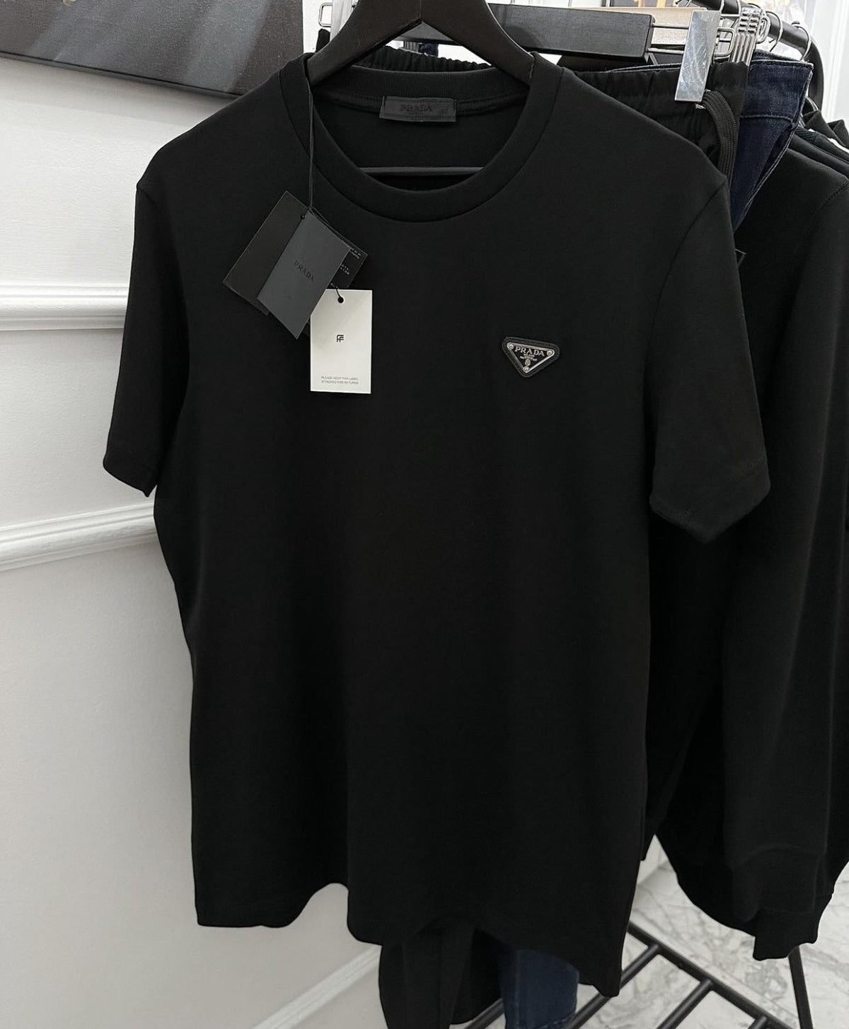 T shirt Prada – Accessorio premium elegante