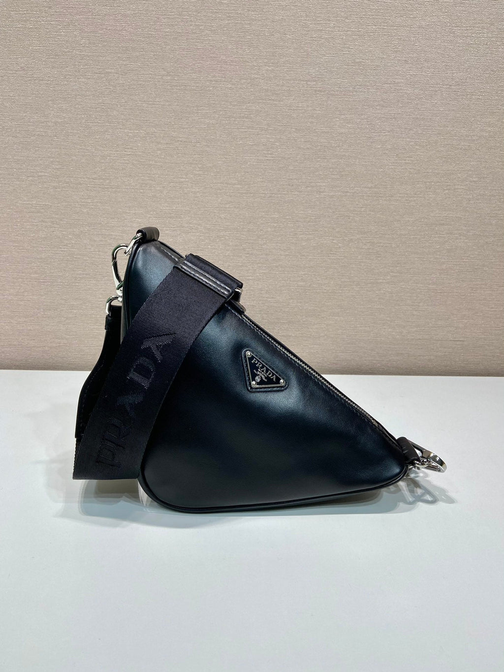 Prada Crossbody – Accessorio premium elegante