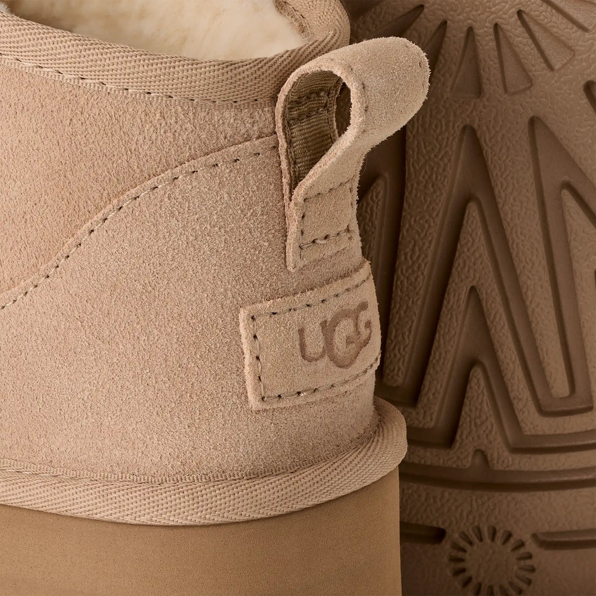 UGG Stivali Classic Ultra Mini Platform Donna in Sand