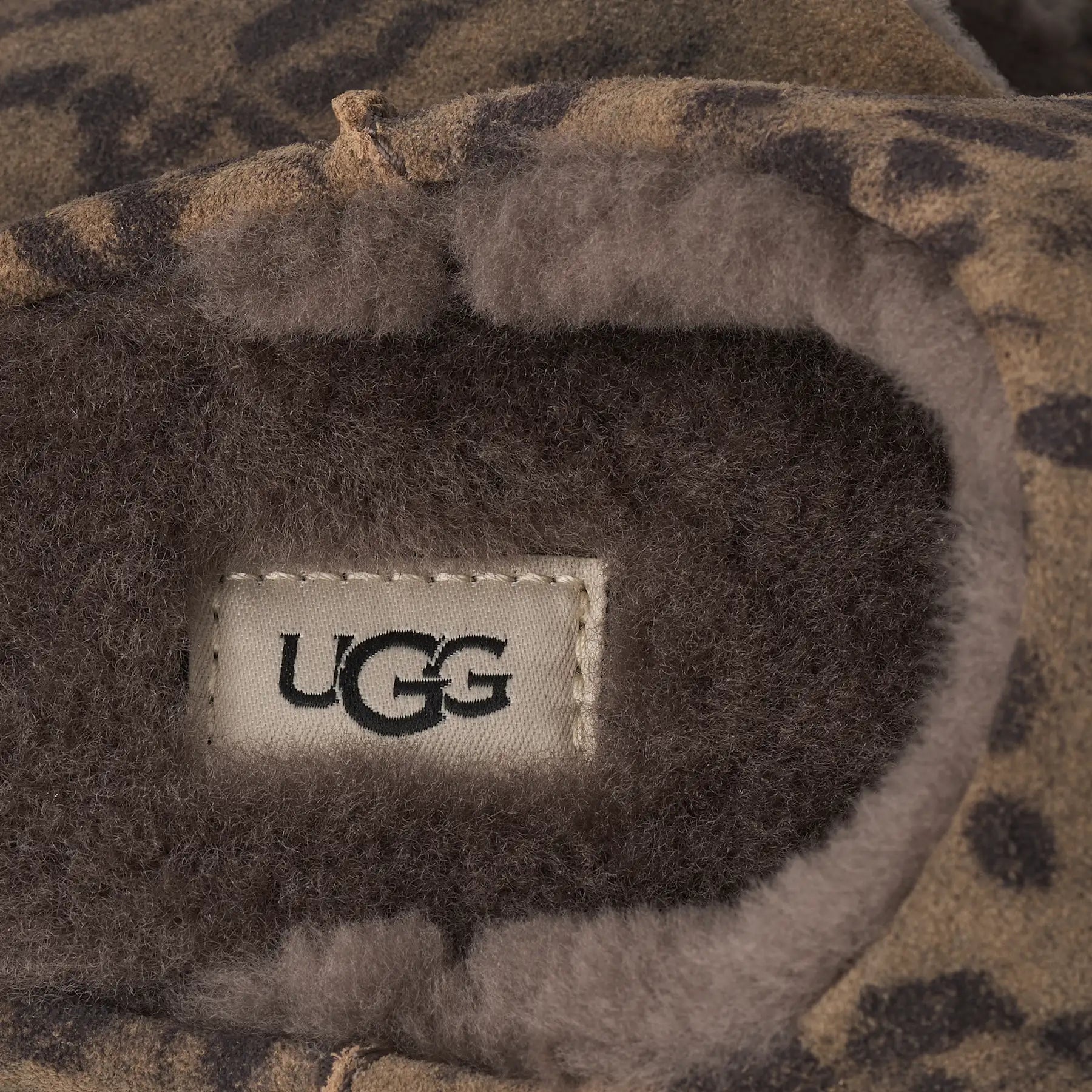 UGG Elea Spotted Slip-On Donna in Chestnut