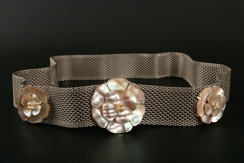 Ceinture camélias Chanel Automne 1998 – Accessorio premium elegante