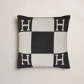CUSCINO ORION NERO – Accessorio premium elegante