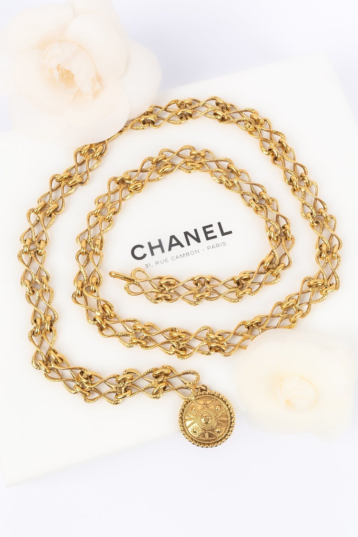 Ceinture dorée Chanel 1980s – Accessorio premium elegante