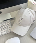Casquette Yves Saint Laurent – Accessorio premium elegante