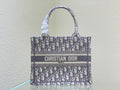 DIOR BOOK TOTE – Accessorio premium elegante