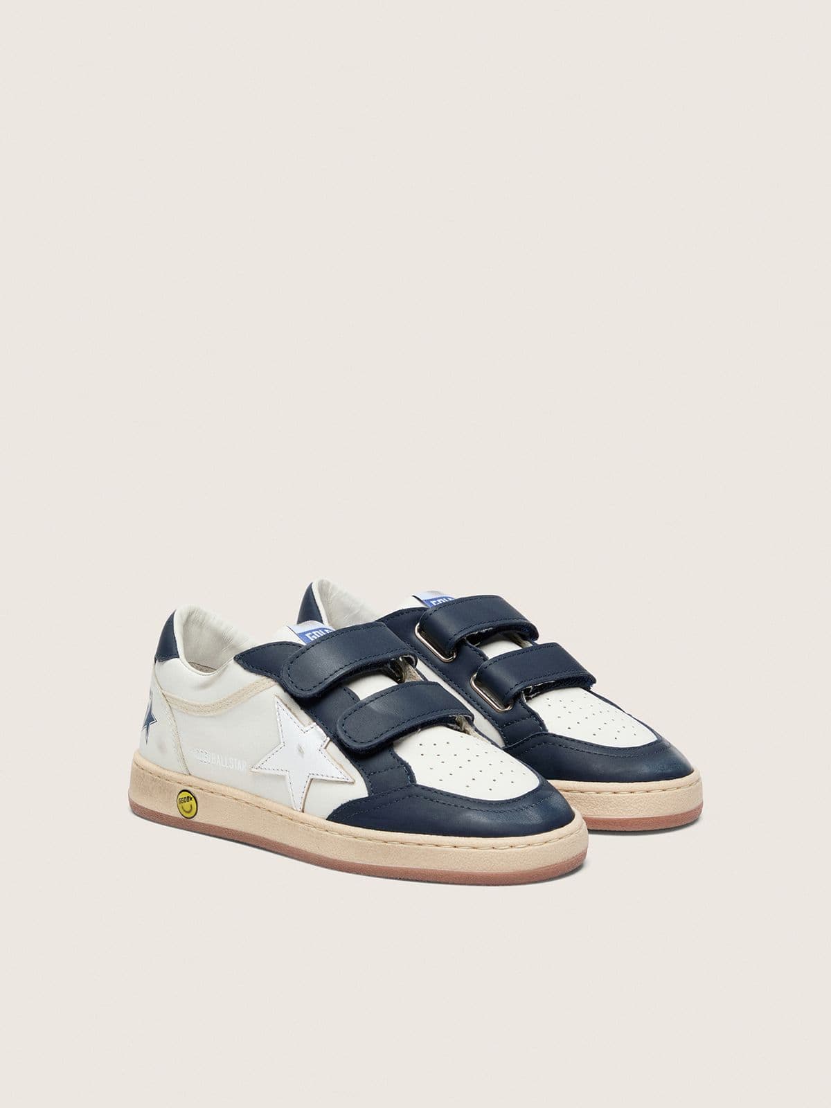 NUOVO ARRIVO - Golden Goose Ball Star Junior in pelle bianca con stella in pelle laminata argento e inserti in pelle blu scuro