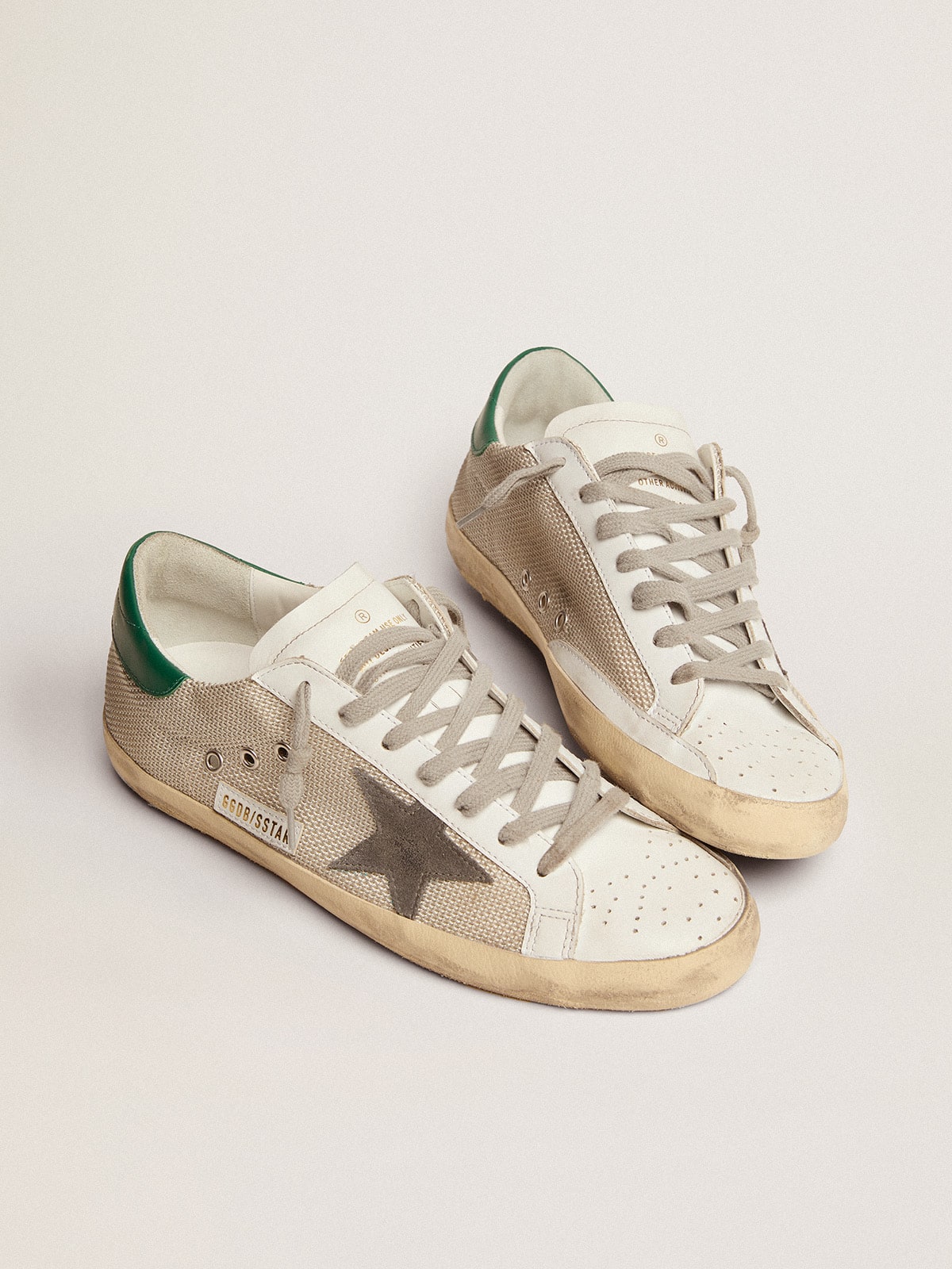 Golden Goose Super-Star Uomo in Rete Argento Chiaro con Stella Grigia