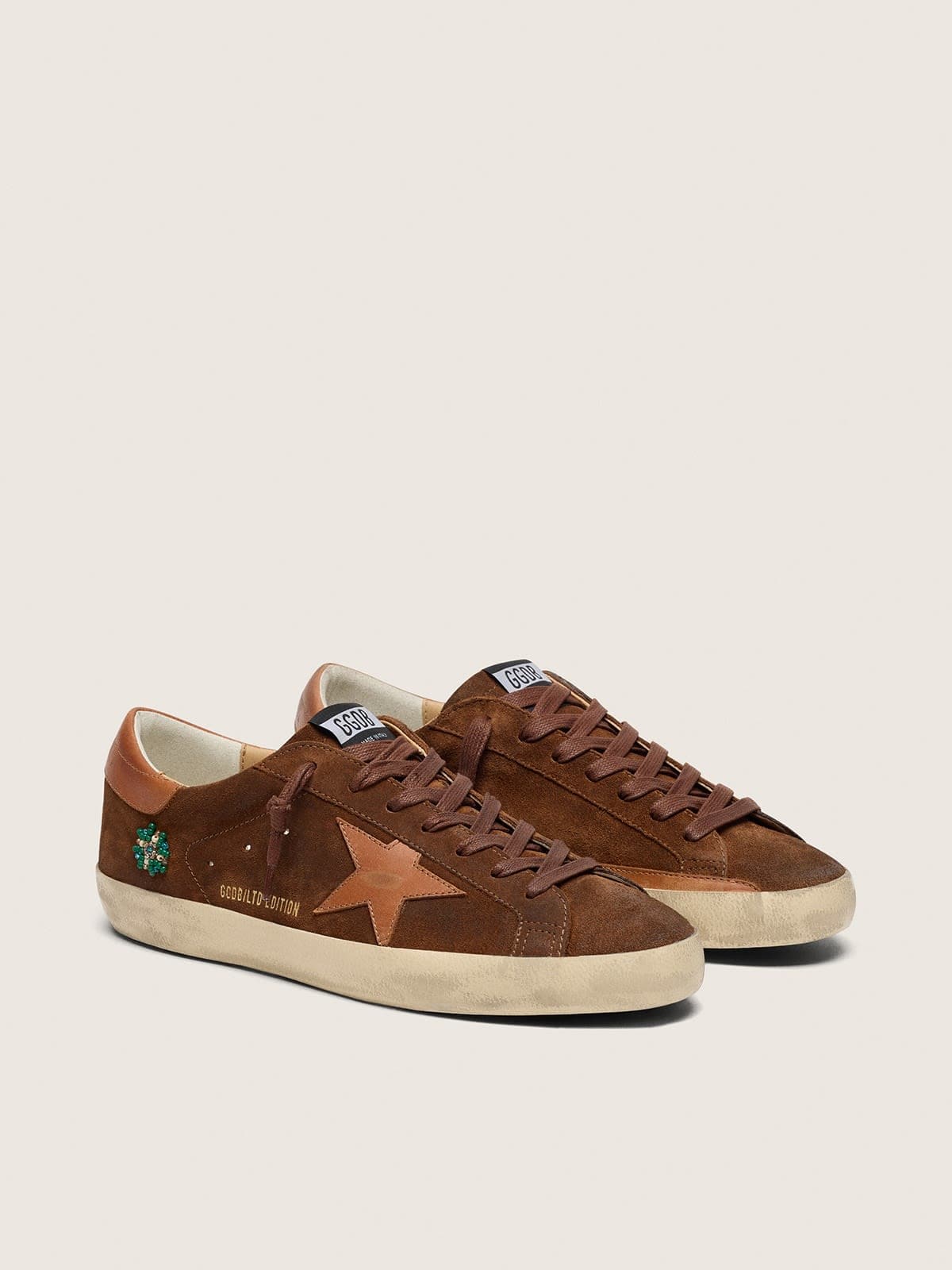 Golden Goose Super-Star Ltd Uomo in Suede Color Marrone con Stella in Pelle Mattone e Ricamo con Perline Verdi