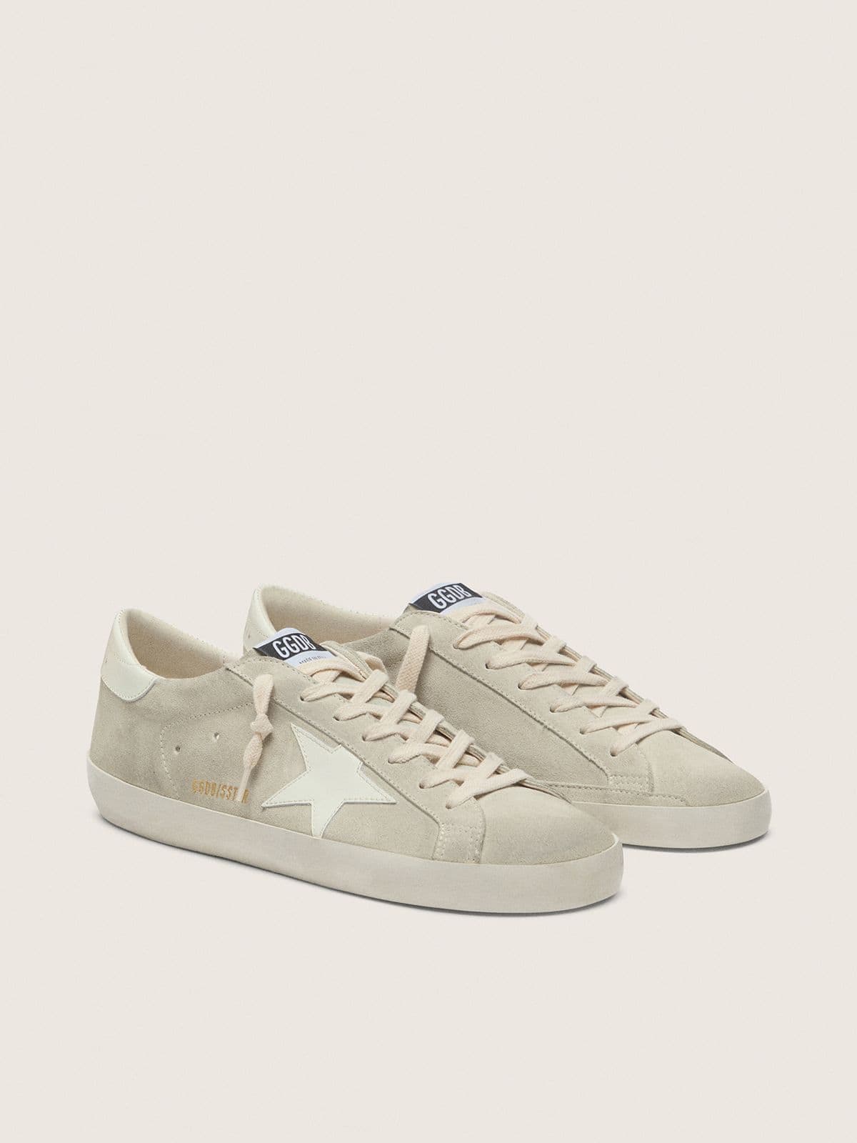 Golden Goose Super-Star Uomo in Suede Grigio Chiaro con Stella in Pelle Bianca