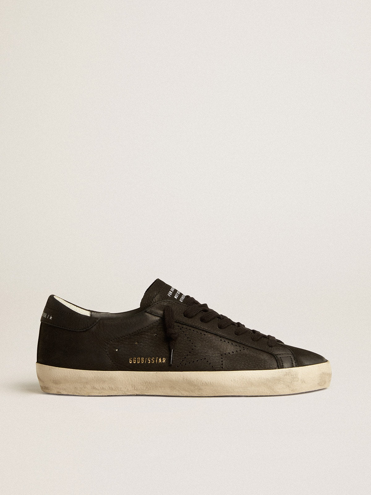 Golden Goose Super-Star Uomo in Nabuk Nero con Stella Traforata e Talloncino in Nabuk Nero