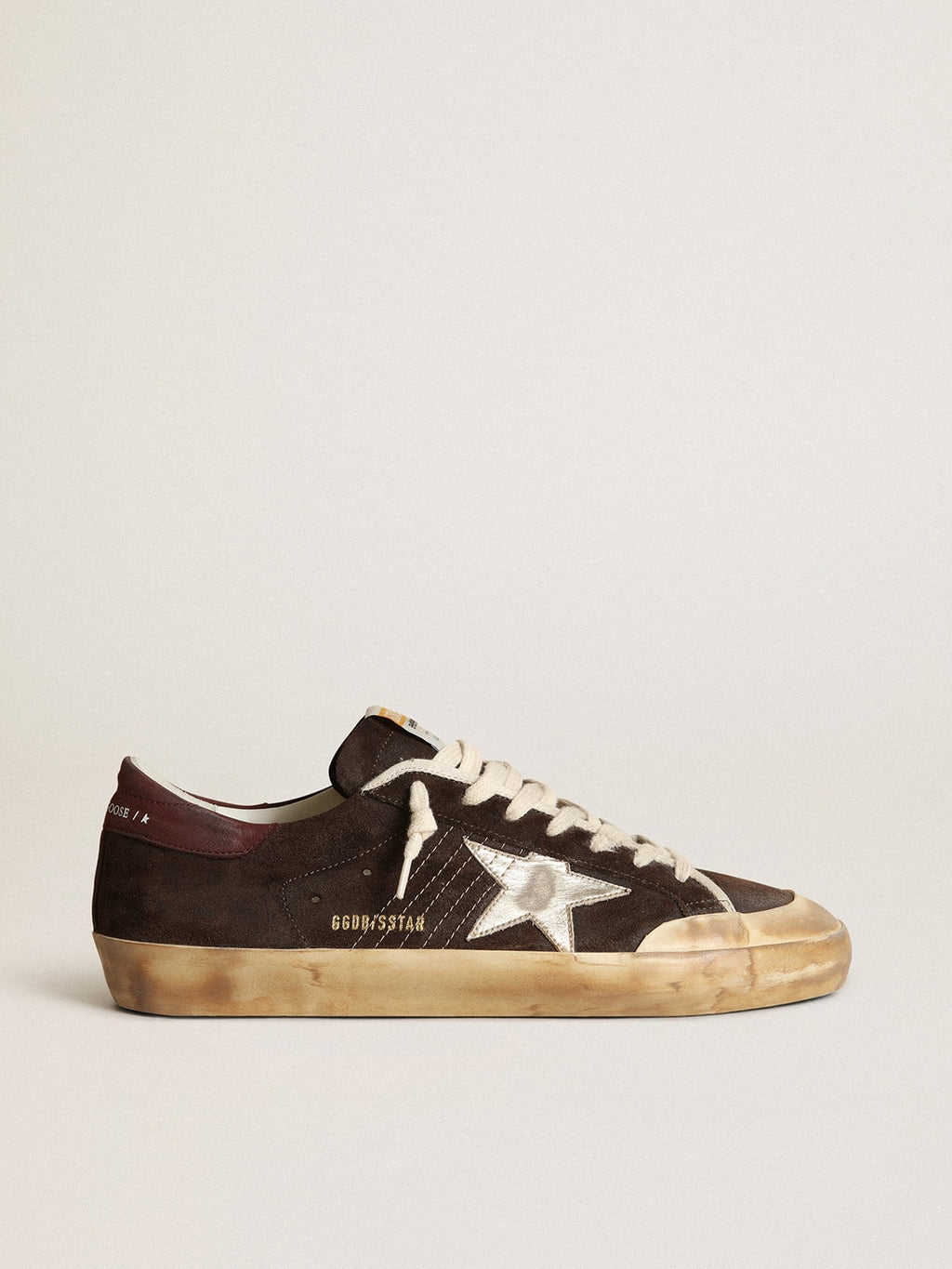 Golden Goose Super-Star Uomo Penstar in Suede Marrone con Stella Color Platino