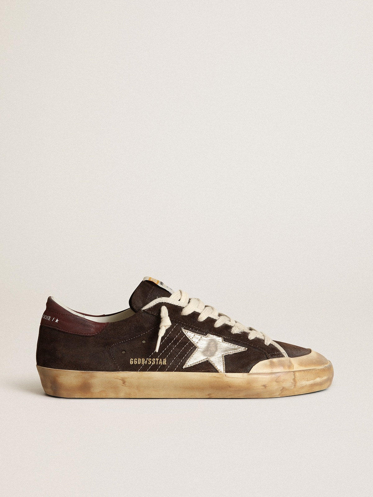 Golden Goose Super-Star Uomo Penstar in Suede Marrone con Stella Color Platino