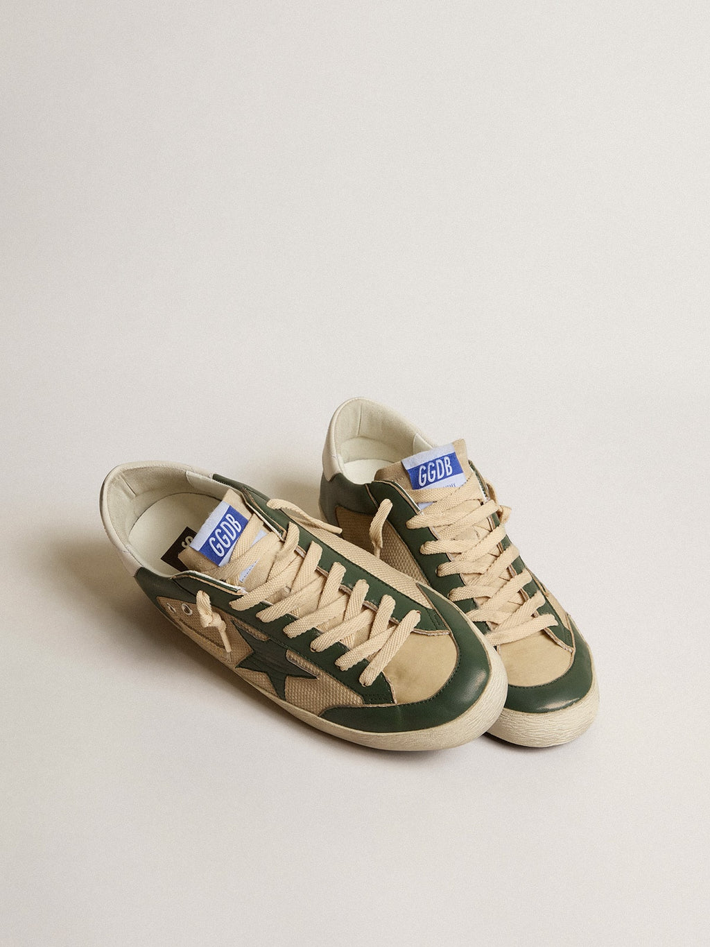 Golden Goose Super-Star Uomo  in Rete Panna e Nappa Verde con Stella in Nappa