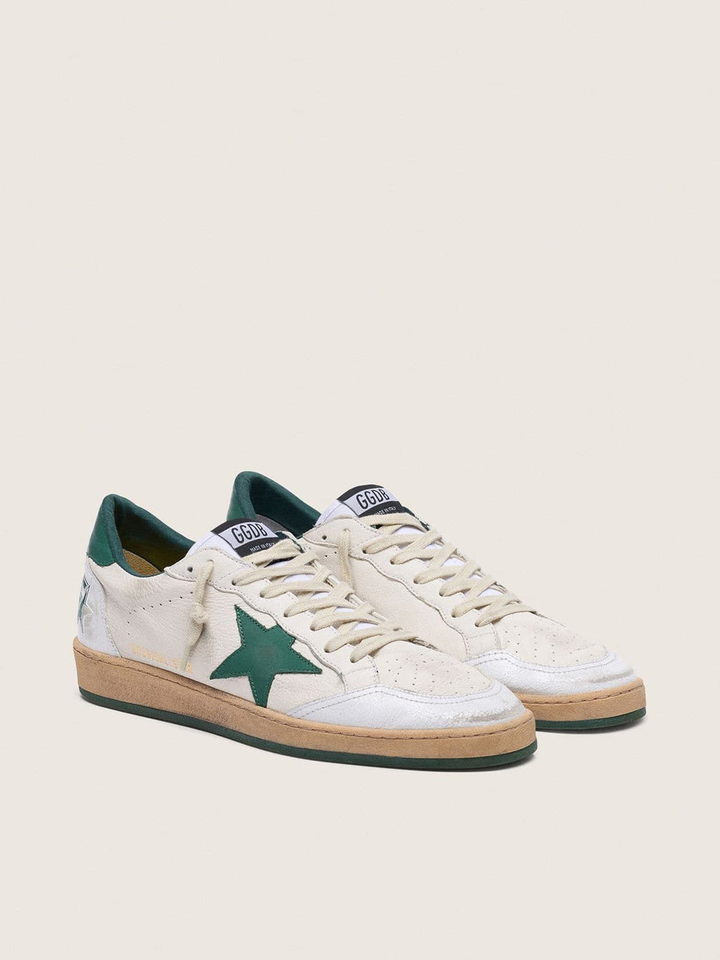 Golden Goose Ball Star Uomo in Nappa Bianca con Stella e Talloncino in Pelle Verde