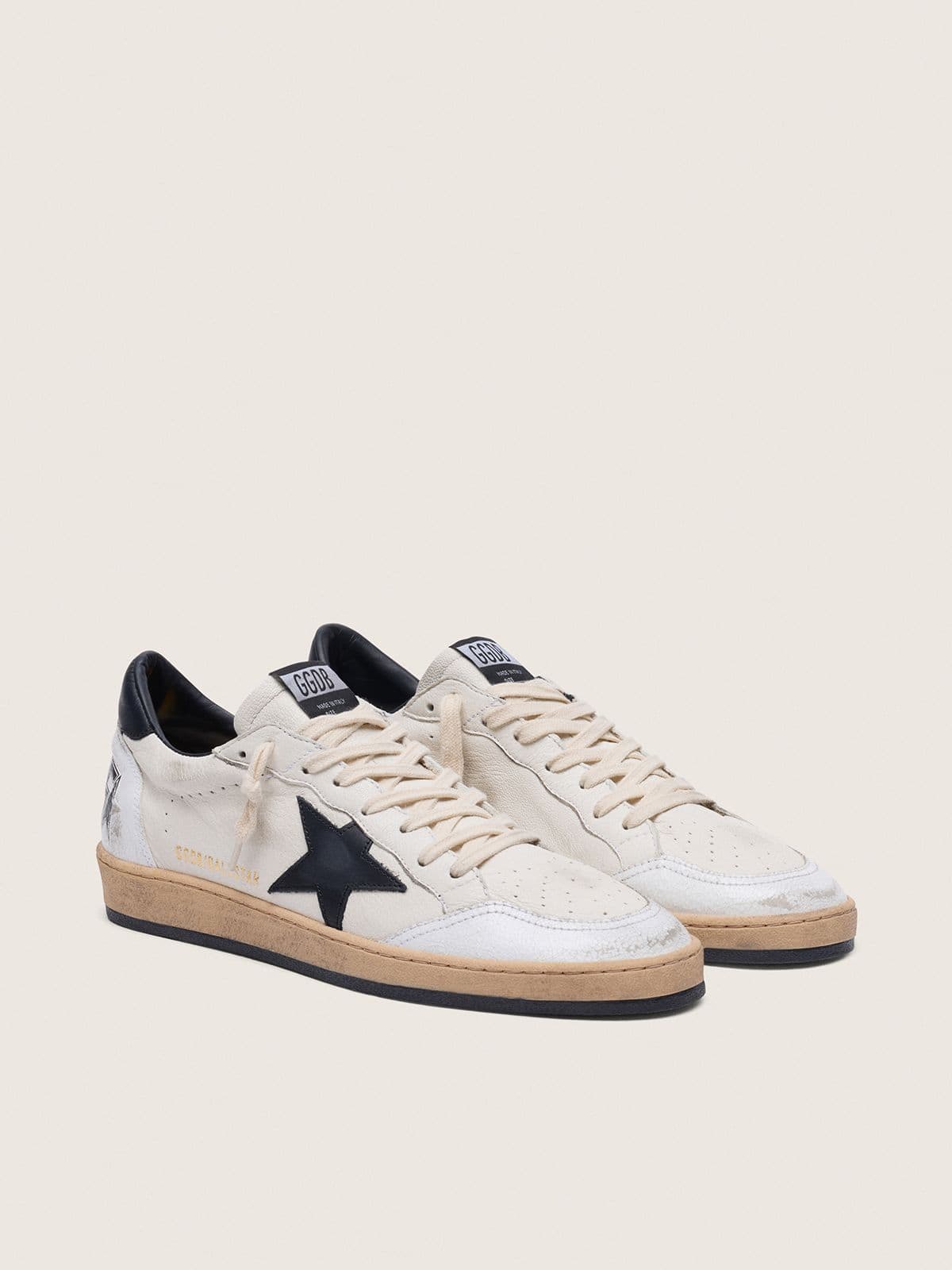 Golden Goose Ball Star Uomo in Nappa Bianca e Stella Nera