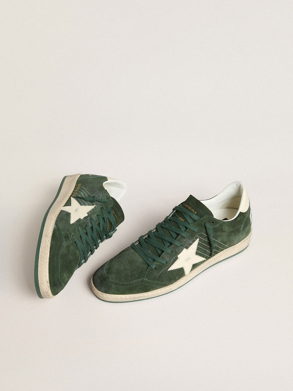 Golden Goose Ball Star Uomo in Suede Verde con Stella e Talloncino in Pelle Bianca