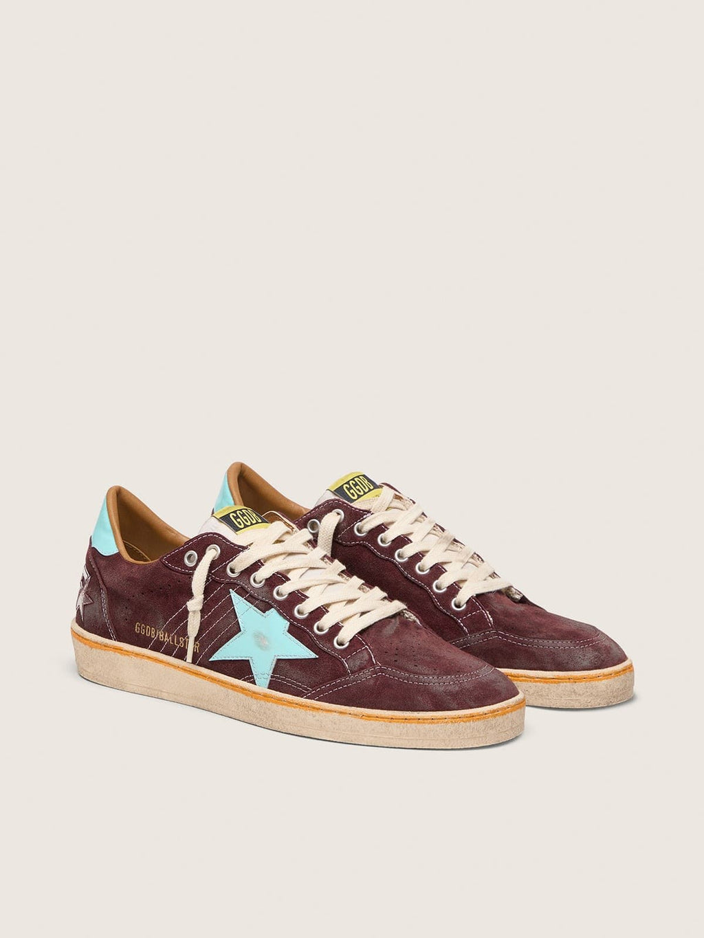 Golden Goose Ball Star Uomo in Suede Color Rosso Scuro con Stella e Talloncino Azzurri