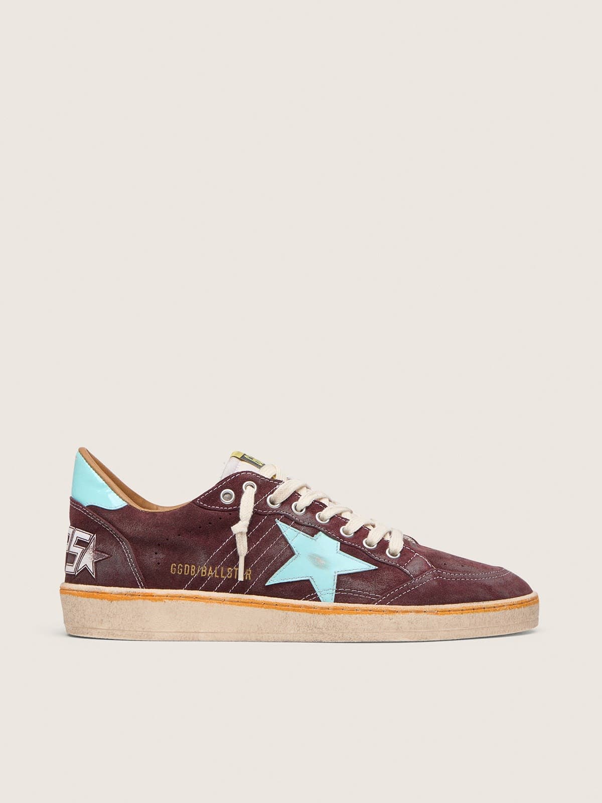 Golden Goose Ball Star Uomo in Suede Color Rosso Scuro con Stella e Talloncino Azzurri