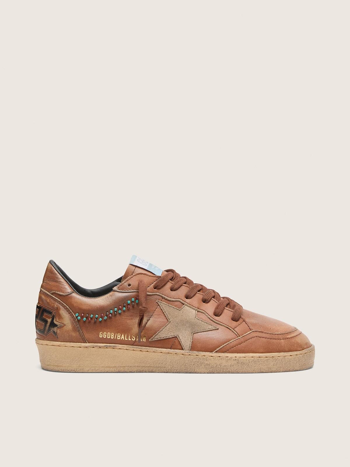 Golden Goose Ball Star Uomo in Pelle Marrone con Stella in Suede Beige e Perline Applicate