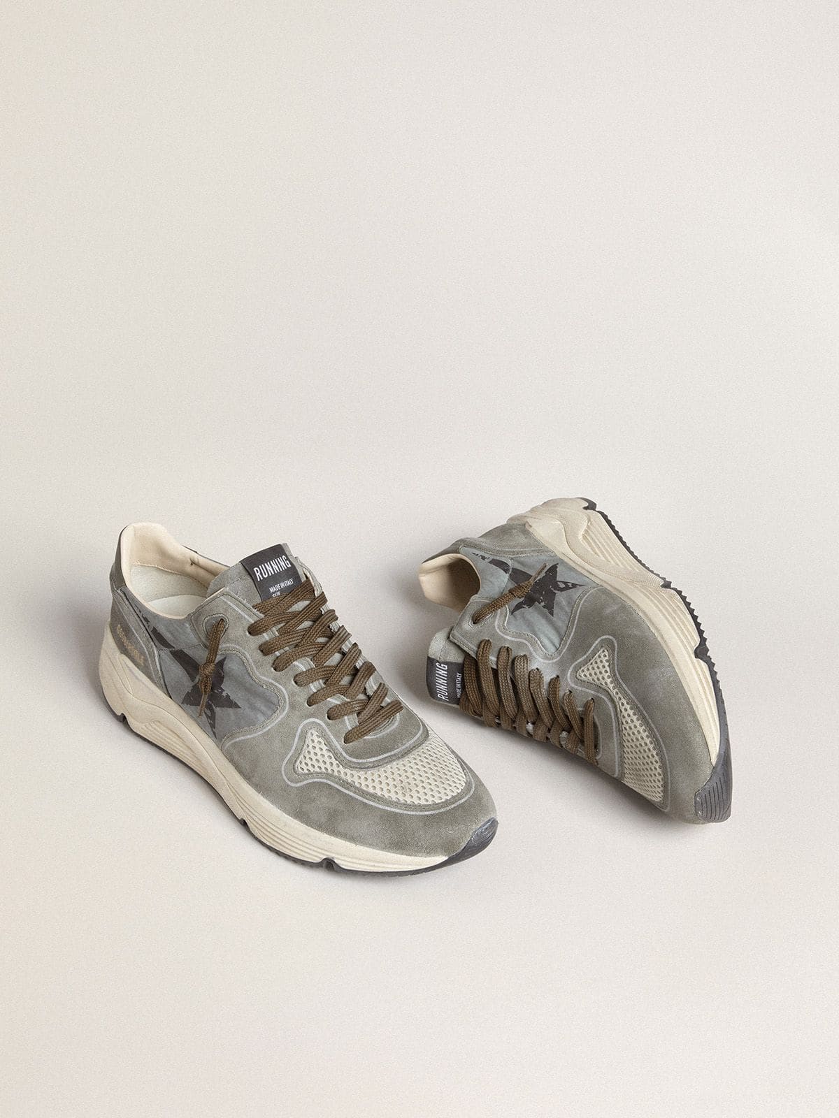 Golden Goose Running Sole Uomo in Nylon Azzurro con Stella Nera e Talloncino in Pelle Verde