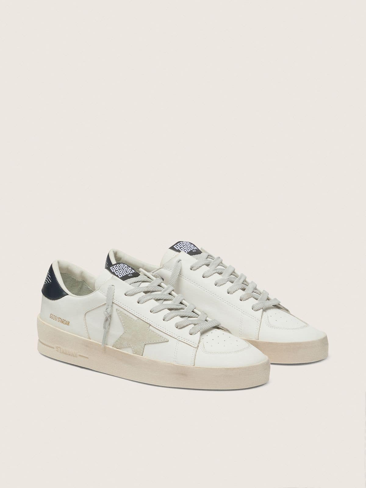 Golden Goose Stardan Uomo con Stella in Suede Grigio Ghiaccio e Talloncino Blu