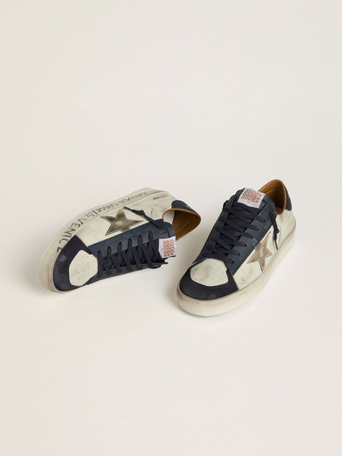 Golden Goose Stardan Uomo in Nabuk con Stella in Pelle Laminata e Talloncino in Nappa Blu