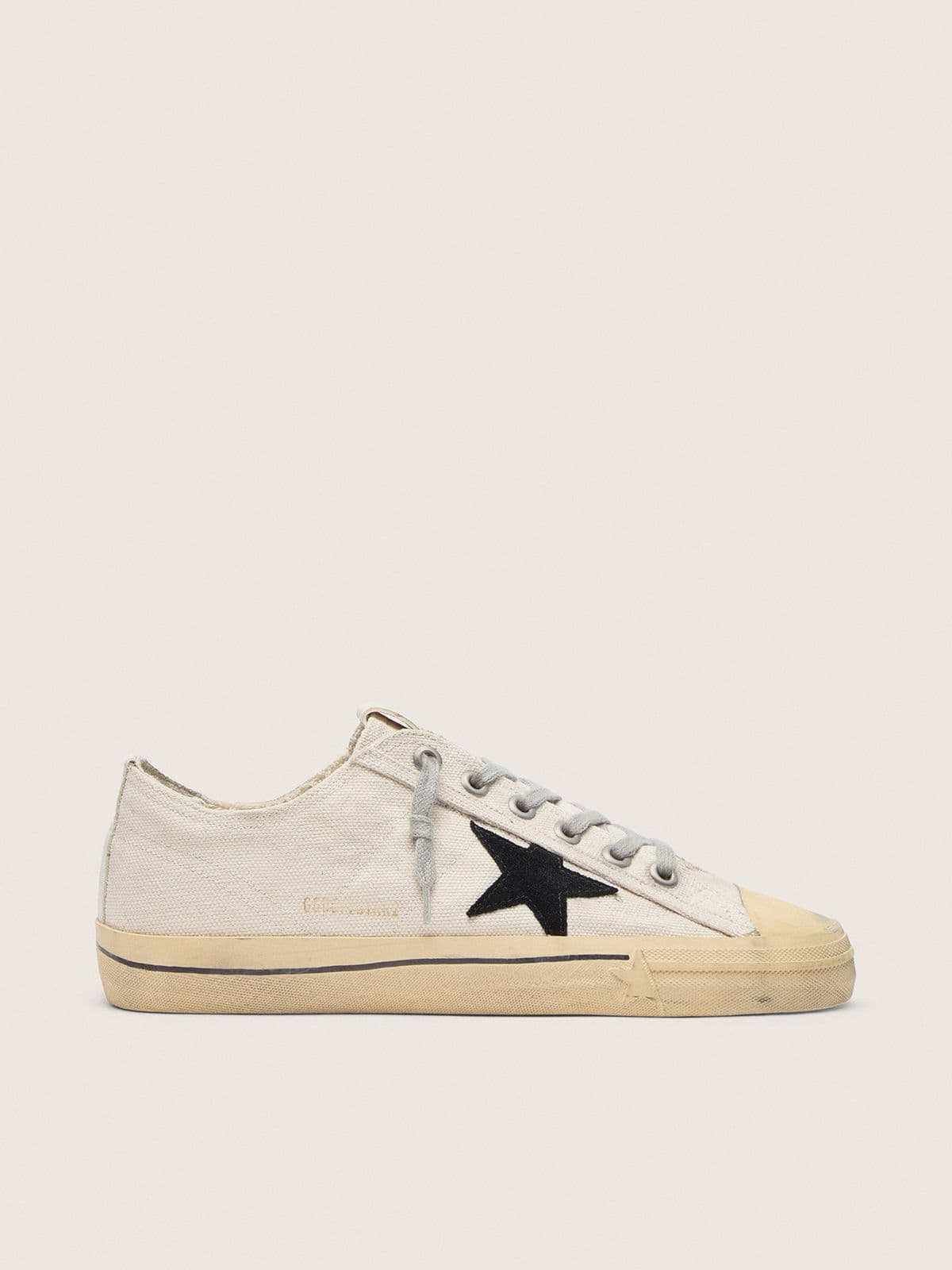 Golden Goose V Star Uomo  con Stella in Suede Nero e Scritta Ricamata