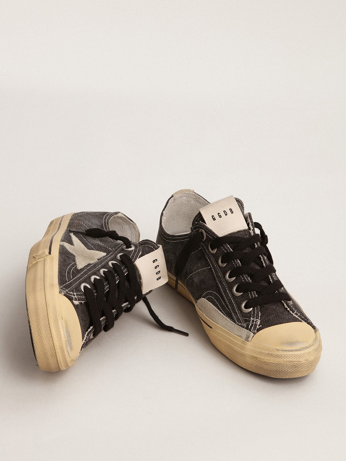 Golden Goose V Star Uomo  in Canvas Nero con Stella e Talloncino Color Ghiaccio