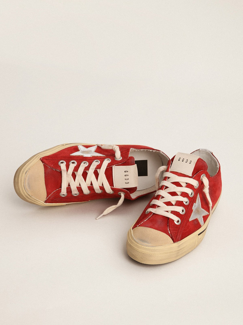Golden Goose V Star Uomo  in Suede Rosso Scuro con Stella e Talloncino Argento