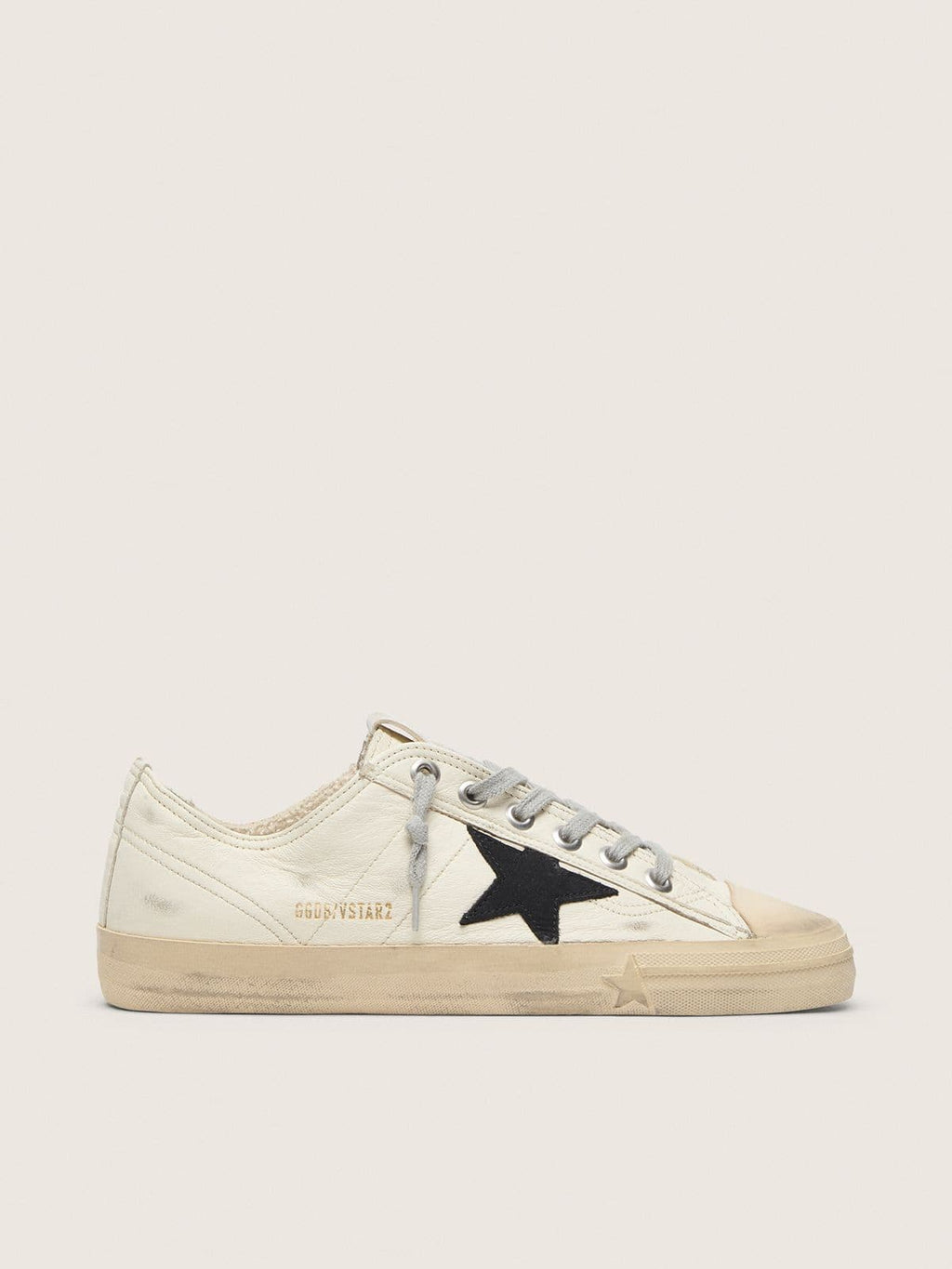 Golden Goose V Star in Nappa con Stella in Pelle Nabuk Nera