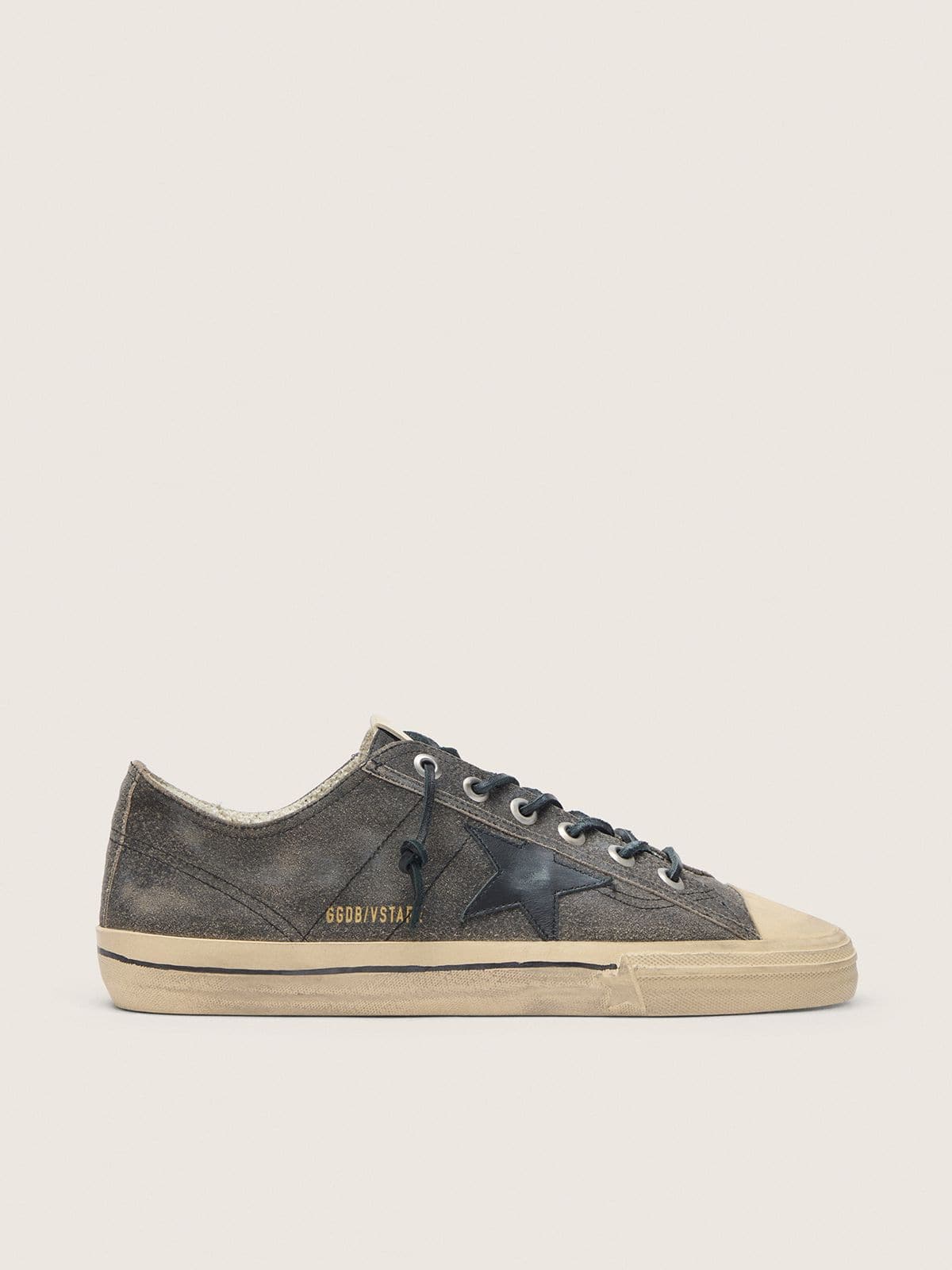 Golden Goose V Star Uomo in Suede Nero con Stella in Pelle Nera