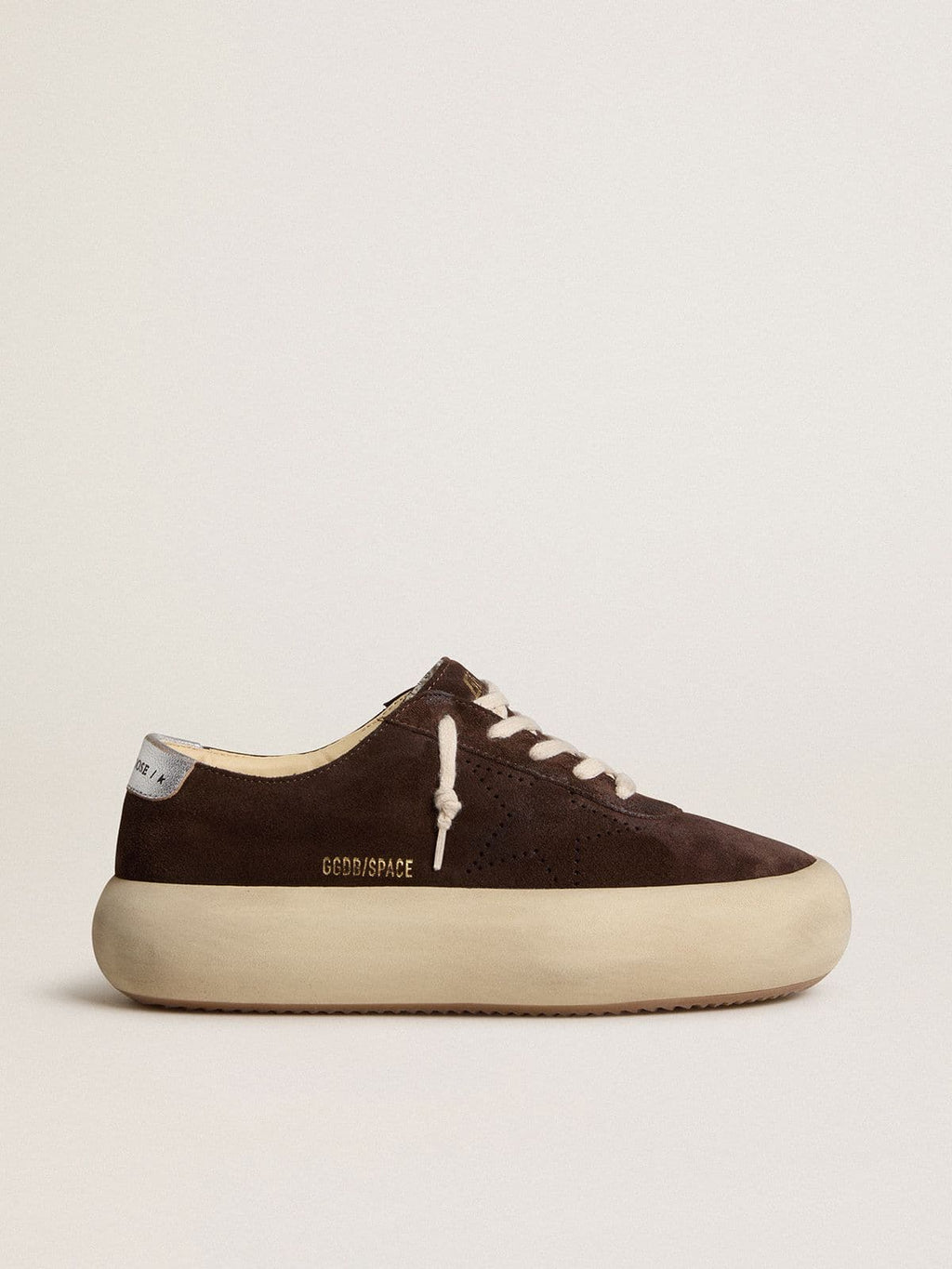 Golden Goose Space Star Uomo in Suede Testa di Moro con Talloncino Laminato Argento
