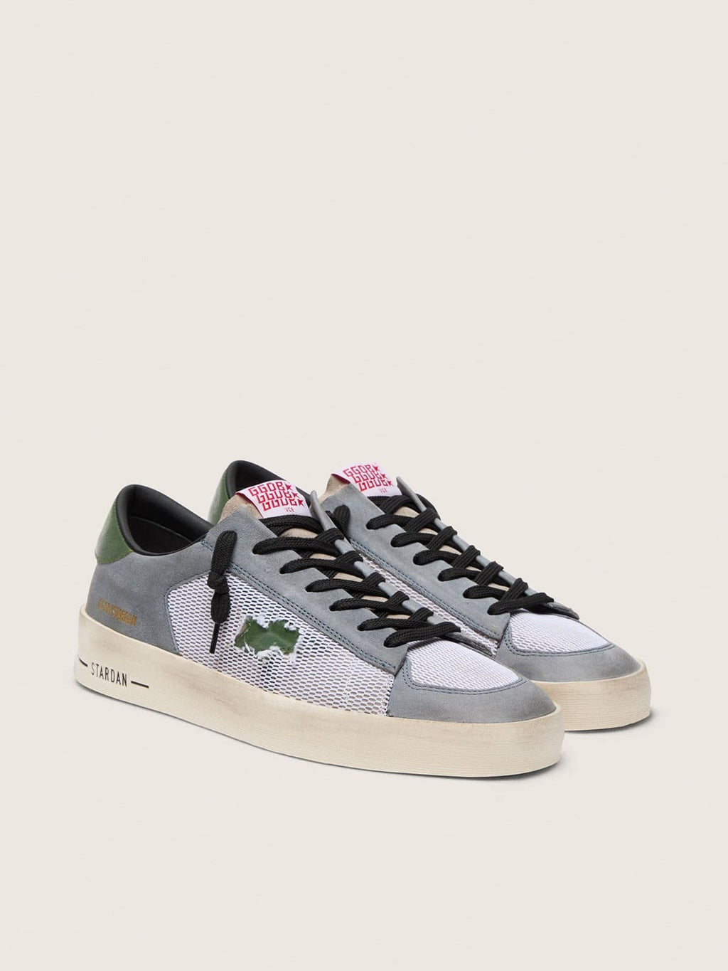 Golden Goose Stardan Uomo in Suede Color Azzurro Polvere con Stella e Talloncino in Pelle Verde