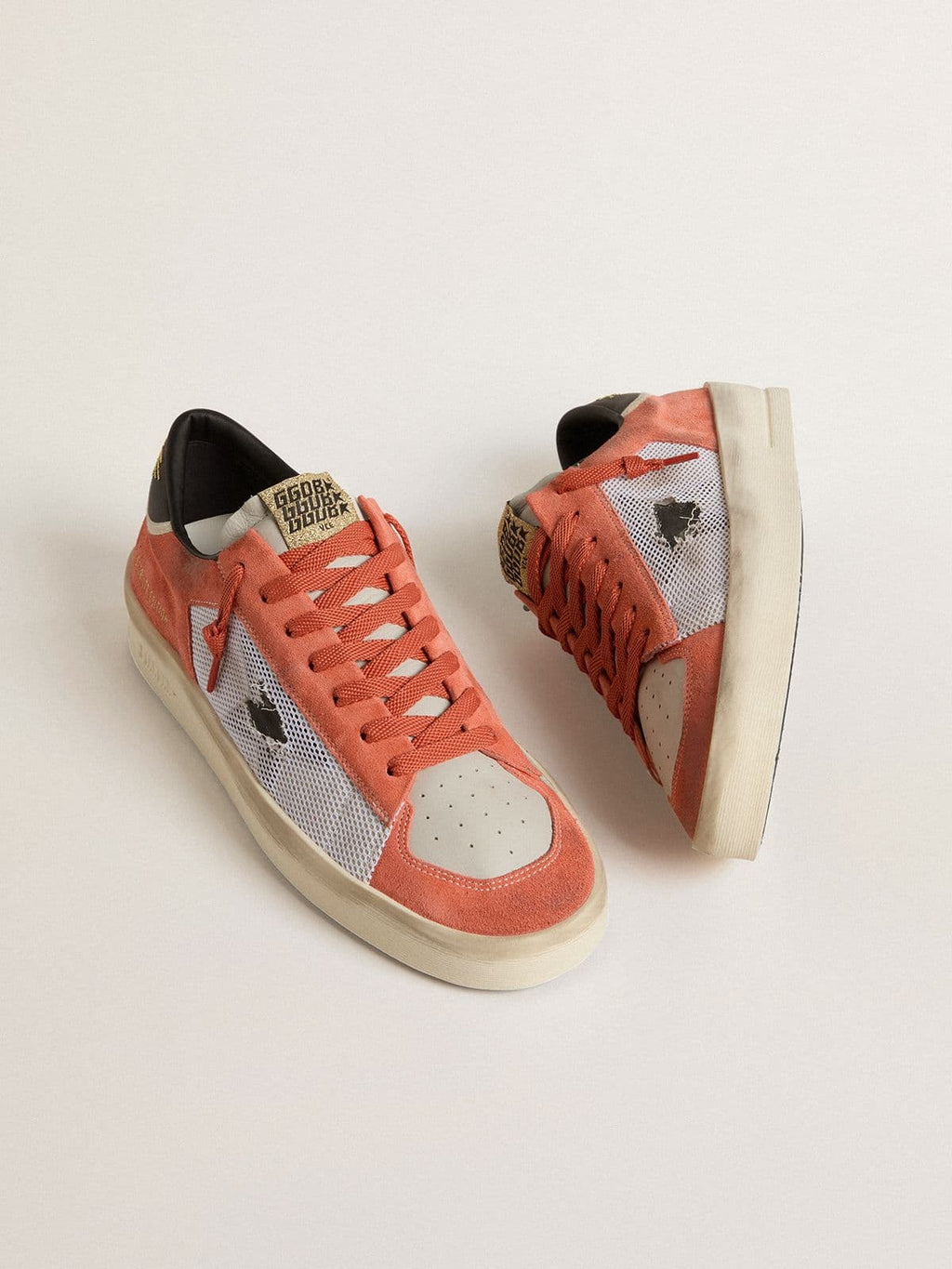 Golden Goose Stardan Ltd in Suede Color Corallo e Rete con Stella in Pelle Nera