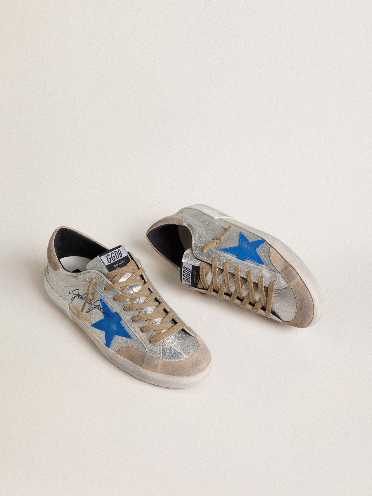Golden Goose Super-Star Uomo Ltd in Suede Laminato Argento con Stella in Pelle e Talloncino in Suede