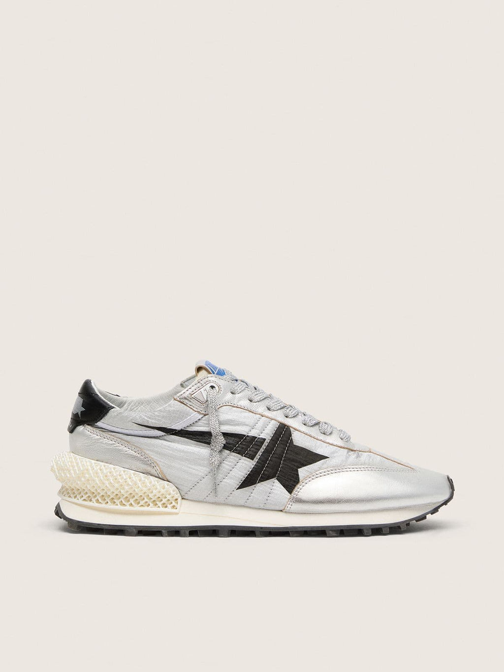 Golden Goose Marathon Uomo con Tomaia in Nylon Ripstop di Colore Argento e Stella Nera
