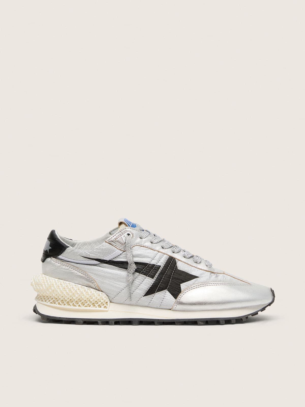 Golden Goose Marathon Uomo con Tomaia in Nylon Ripstop di Colore Argento e Stella Nera