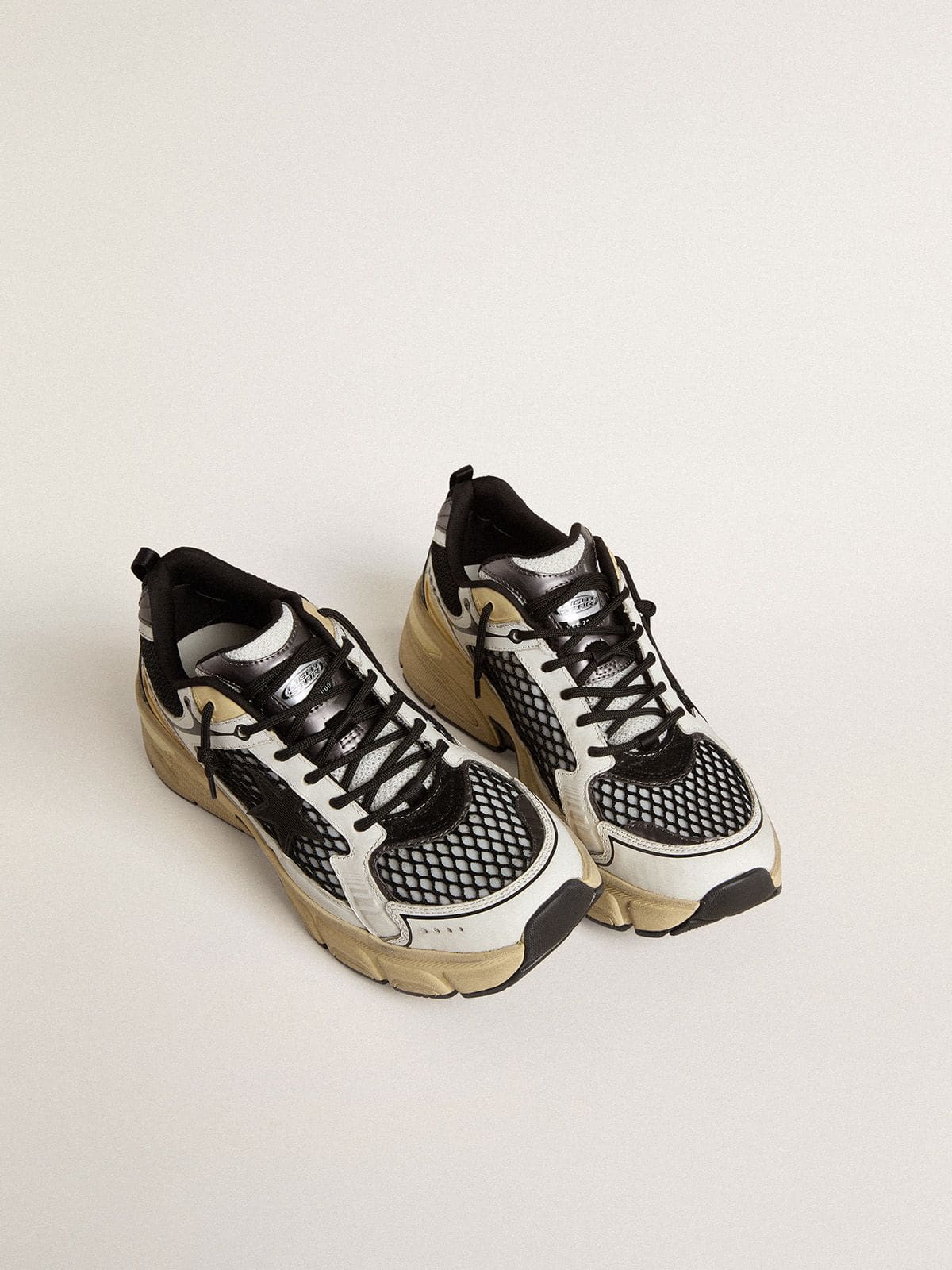 Golden Goose Lightstar Uomo in Pelle Bianca e Rete Nera con Stella in Tpu Nera