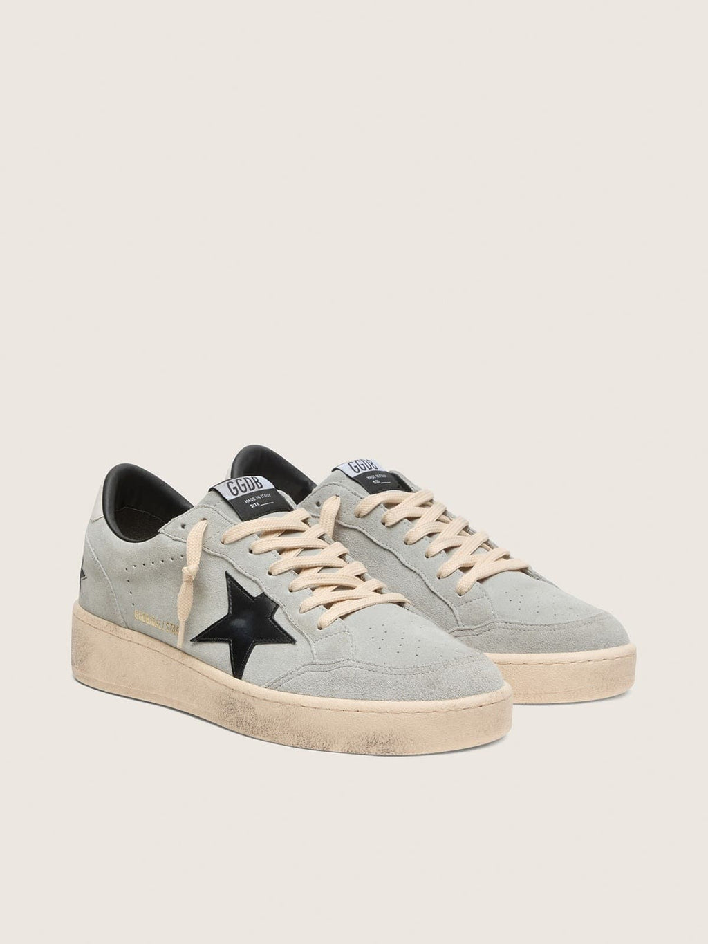 Golden Goose Ball Star Uomo in Suede Grigio con Stella in Pelle Nera