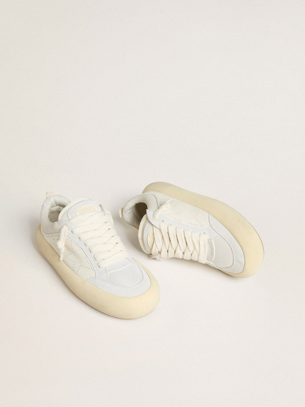 Golden Goose Space Star Cube Uomo in Pelle Bianca con Stella Traforata