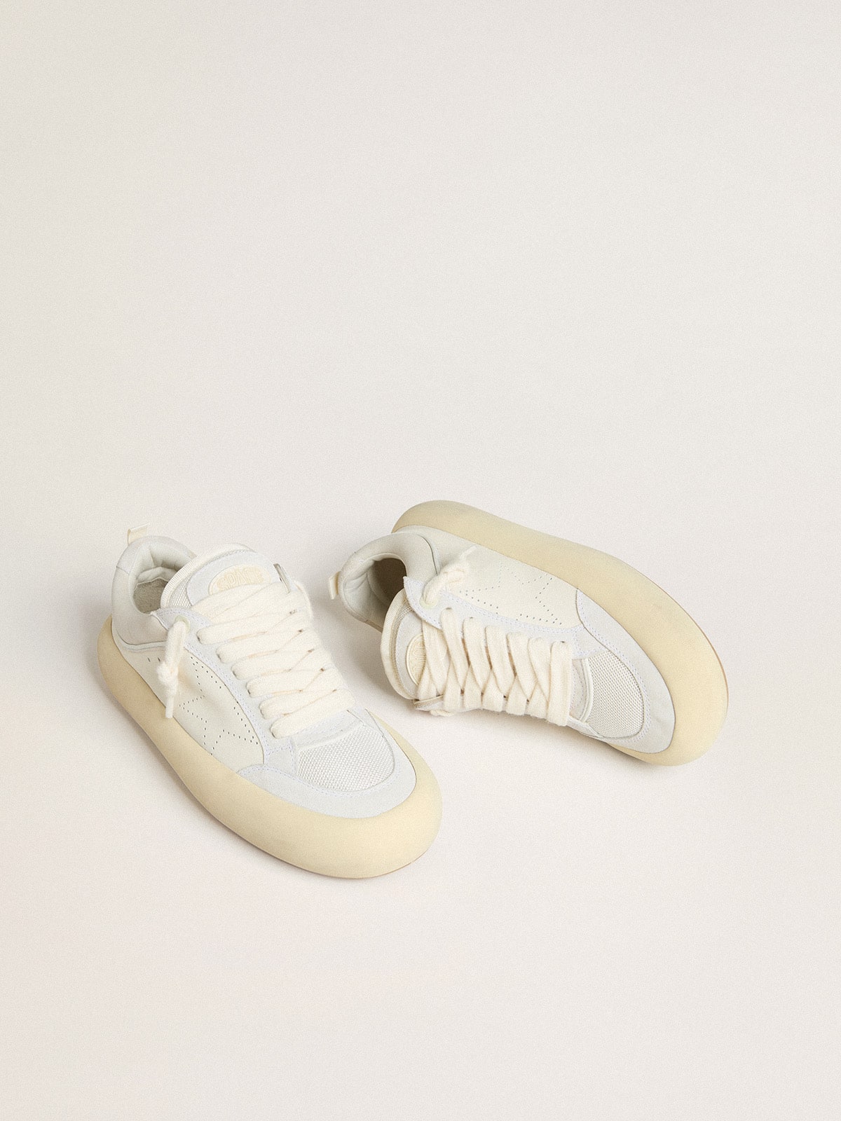 Golden Goose Space Star Cube Uomo in Pelle Bianca con Stella Traforata