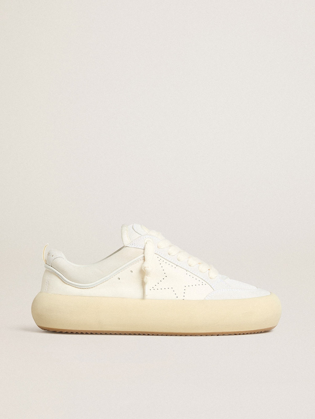 Golden Goose Space Star Cube Uomo in Pelle Bianca con Stella Traforata