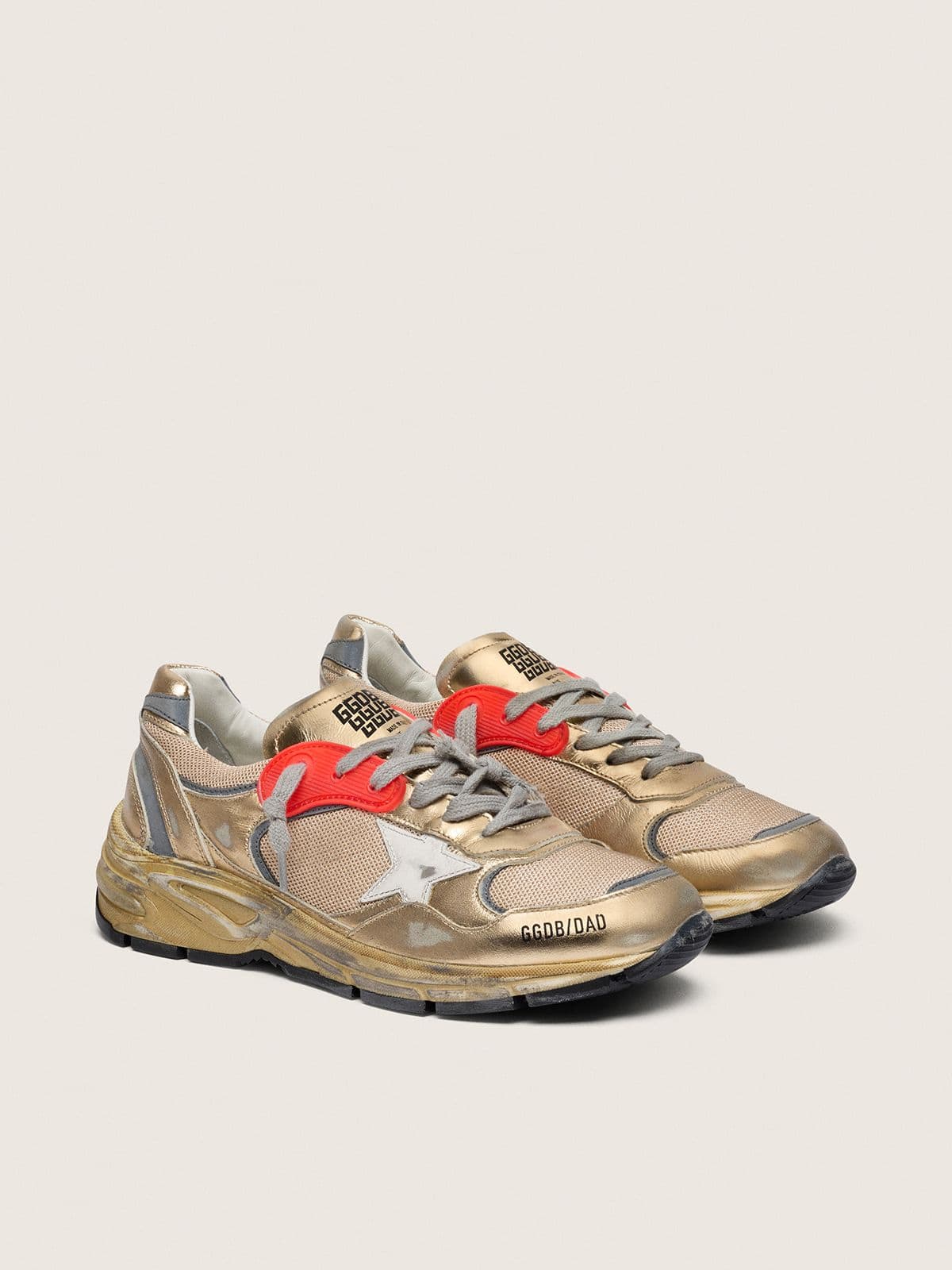 Golden Goose Dad Star Uomo in Pelle Laminata Oro e Rete con Stella in Pelle Bianca e Talloncino in Pelle Oro
