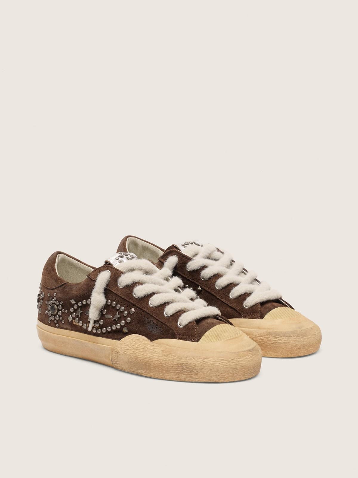 Golden Goose Super-Star Penstar Uomo in Suede Marrone con Borchie