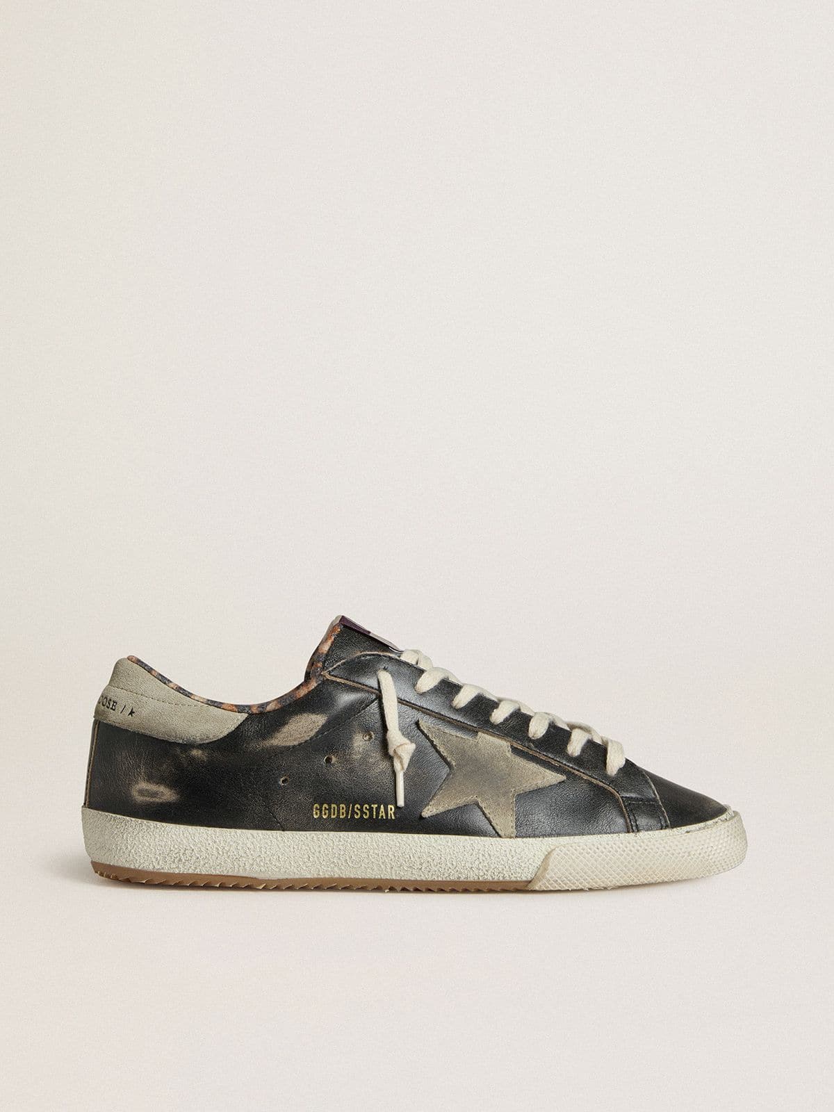 Golden Goose Super-Star Uomo in Pelle Nera con Stella e Talloncino in Suede Grigio