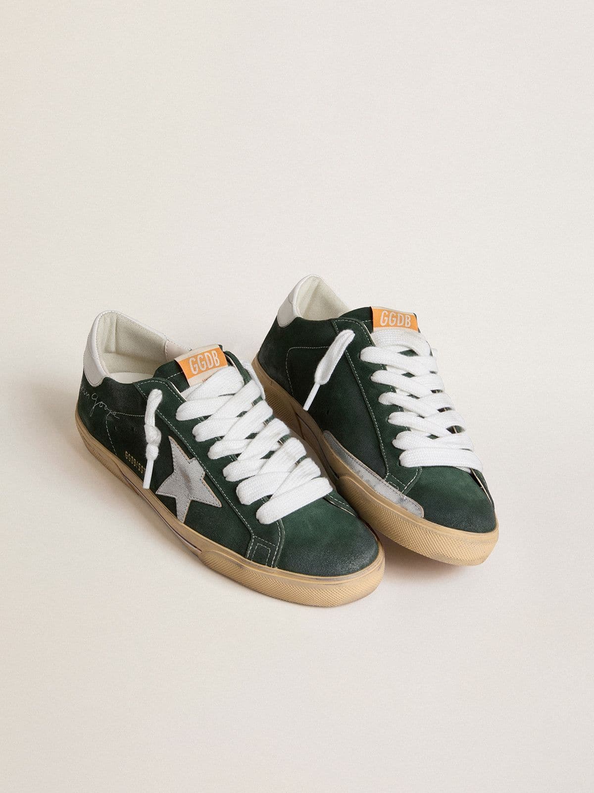 Golden Goose Super-Star Uomo in Suede Verde con Stella in Pelle Laminata Argento e Talloncino in Pelle