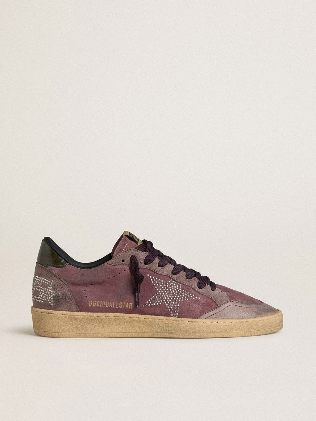 Golden Goose Ball Star Uomo in Suede Viola con Stella con Borchie Argento e Talloncino in Naplak Nero