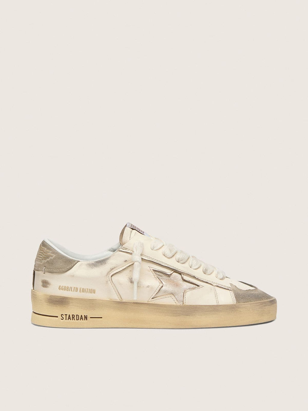 Golden Goose Stardan Ltd Uomo in Suede e Nappa Bianca con Stella Oro