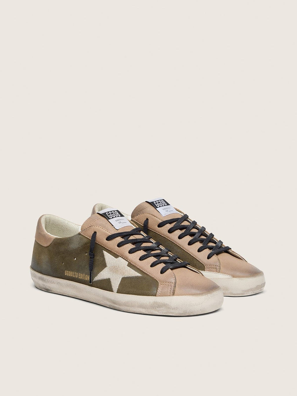 Golden Goose Super-Star Ltd Uomo in Suede Verde Oliva con Stella Ricamata in Color Crema