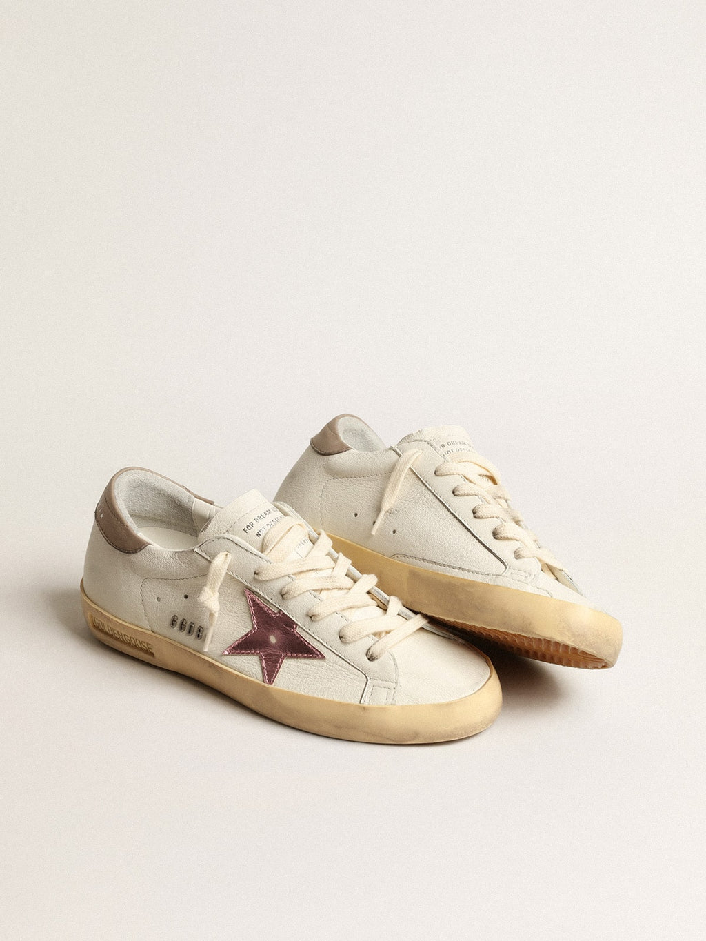 Golden Goose Super-Star Donna in Nappa Bianca con Stella in Pelle Laminata Rosa